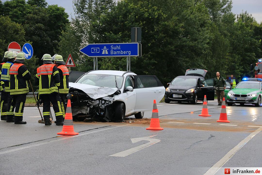Unfall an der Anschlussstelle Hirschaid: Zwei Verletzte