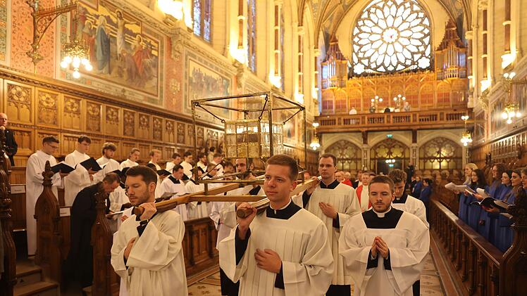 Historische R&uuml;ckkehr der Frankenapostel nach Irland