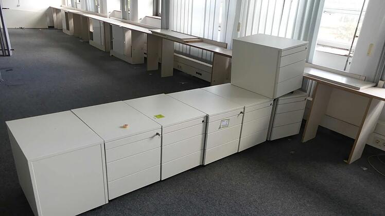 Siemens-Hochhaus in Erlangen: Versteigerung des Inventars ab einem Euro