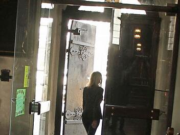 Darf jemand, der aus der Kirche ausgetreten ist, wieder zurück?  Foto: Ekkehard Roepert