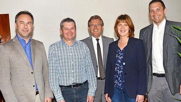 Die Freien W&auml;hler Stockheim w&auml;hlten einen neuen Vorstand (v.&nbsp;l.): J&uuml;rgen W&ouml;hner (2. Vorsitzender), Rudi Jaros (stellvertretender Schriftf&uuml;hrer und Fraktionssprecher im Gemeinderat), B&uuml;rgermeister Rainer Detsch, Hedwig Klinger (Schriftf&uuml;hrerin), Stefan H&auml;fner (1. Vorsitzender). Foto: K.- H. Hofmann