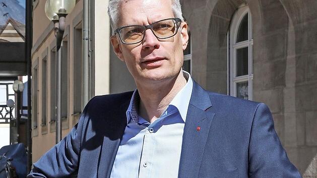 OB Uwe Kirschstein (SPD) weist die Vorw&uuml;rfe, in der Corona-Krise verantwortungslos zu handeln, "weit" von sich.  Foto: Barbara Herbst