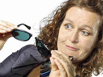 Annette Grabiger betritt als "Annette von Bamberg" die Kabarettbühne.   Foto: Jan Stehli