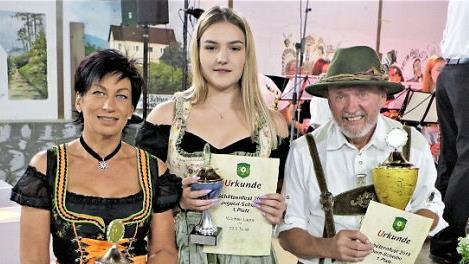 Die Pokalsieger der Stockheimer Schützen (von links): Daniela Eisenbeiß, Laura Wachter und Josef Bayer