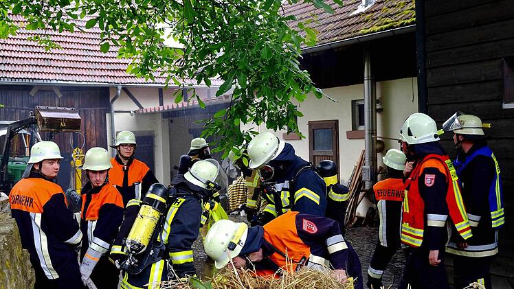 Großübung in Obereschenbach. Foto: Gerd Schaar