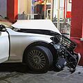 Unfall in Nürnberg: Ein Auto ist in der Nacht auf Dienstag in einen Dönerladen gefahren. Foto: NEWS5 / Friedrich