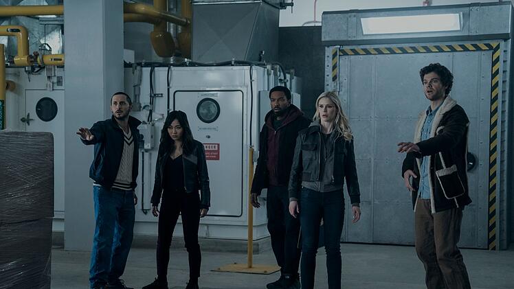 Frenchie (Tomer Capone, von links), Kimiko (Karen Fukuhara), Mothers Milk (Laz Alonso), Annie January aka Starlight (Erin Moriarty) und Hughie (Jack Quaid) nehmen den Kampf gegen Homelander auf: Wie viel Menschlichkeit k&ouml;nnen sich "The Boys" (und "Girls") dabei noch leisten?