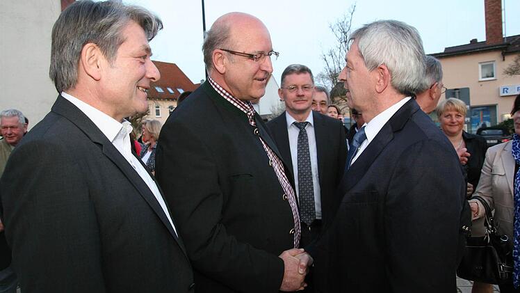 Die CSU-Spitze gratuliert dem Gewinner