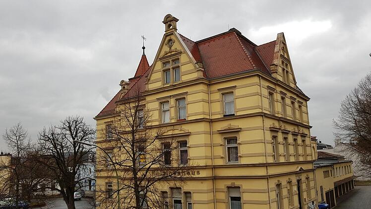 Schon in drei Jahren könnte der Umbau des Kolpinghauses in ein Kulturzentrum fertig sein, meint die Mehrheit der Forchheimer Stadträte. Doch die SPD kann sich auch vorstellen, im Kolpinghaus eine Schule zu eröffnen.  Foto: Ekkehard Roepert