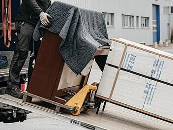 Transportunternehmen, Logistik, Spedition, Lkw, Lastwagen, Umzugsunternehmen, Klaviertransport