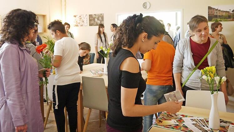 Etliche Besucher kamen zur feierlichen Eröffnung und bekamen einen positiven Eindruck vom neuen Generationentreff.  Foto: p