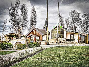 Wo in Heroldsbach damals Maria erschienen sein soll, steht heute eine katholische Gebetsstätte. Foto: Helmut Vorndran