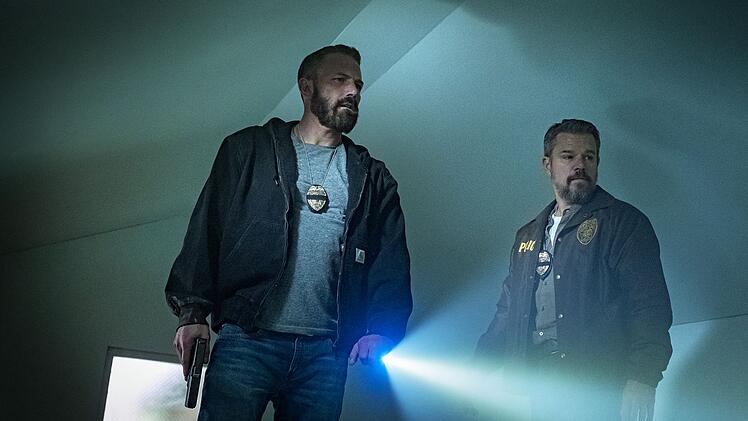 Lieutenant Dane Dumars (Matt Damon, rechts) und sein alter Kumpel JD Byrne (Ben Affleck) dienen in einer Spezial-Polizeieinheit Miamis, die sich um beschlagnahmtes Diebesgut vorwiegend der Organisierten Kriminalit&auml;t k&uuml;mmert. Als sie eine 20 Millionen Dollar-Beute finden, werden die Polizisten auch untereinander misstrauisch.