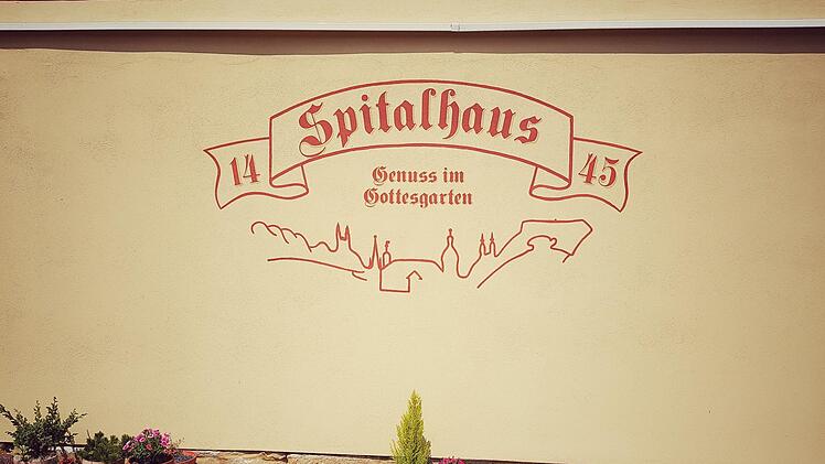 Auch dieser Schriftzug an der Seite des Gebäudes ist neu.