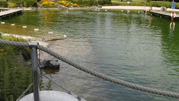 Im Naturerlebnisbad Rothenkirchen im Landkreis Kronach. Foto: Mathias Orgeldinger