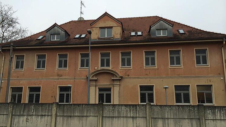 Bald wird der Platz für Flüchtlinge auch in Bamberg nicht mehr ausreichen. Eines der Flüchtlingshäuser in der Geisfelder Straße.  Foto: M. Wehner