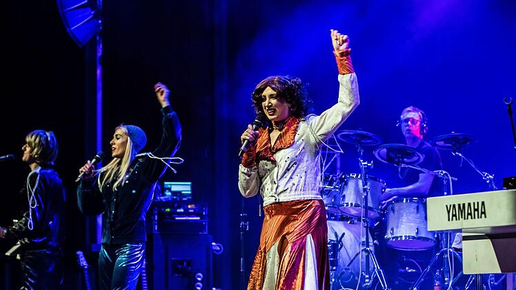 Reichlich Applaus gab es im Coburger Kongresshaus für die Konzert-Show "Abba Gold".Foto: Jochen Berger