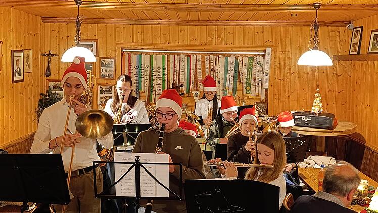 Die Jugend des Musikzuges sorgte f&uuml;r eine stimmungsvolle Atmosph&auml;re.