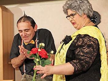 Eine Szene des Stücks: Mimik und Gestik der Darsteller passten absolut zum turbulenten Geschehen auf der Bühne. Foto: Mathias Erlwein