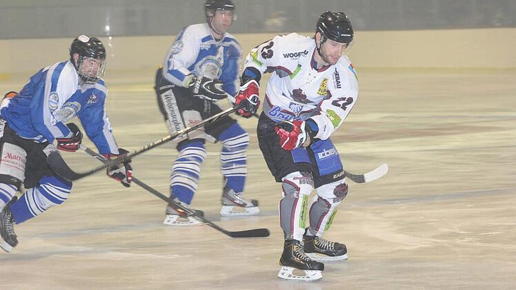 Zu schnell: Kissingens Alexander Andrusovich hat zwei Freisinger abgehängt. Foto: Hopf
