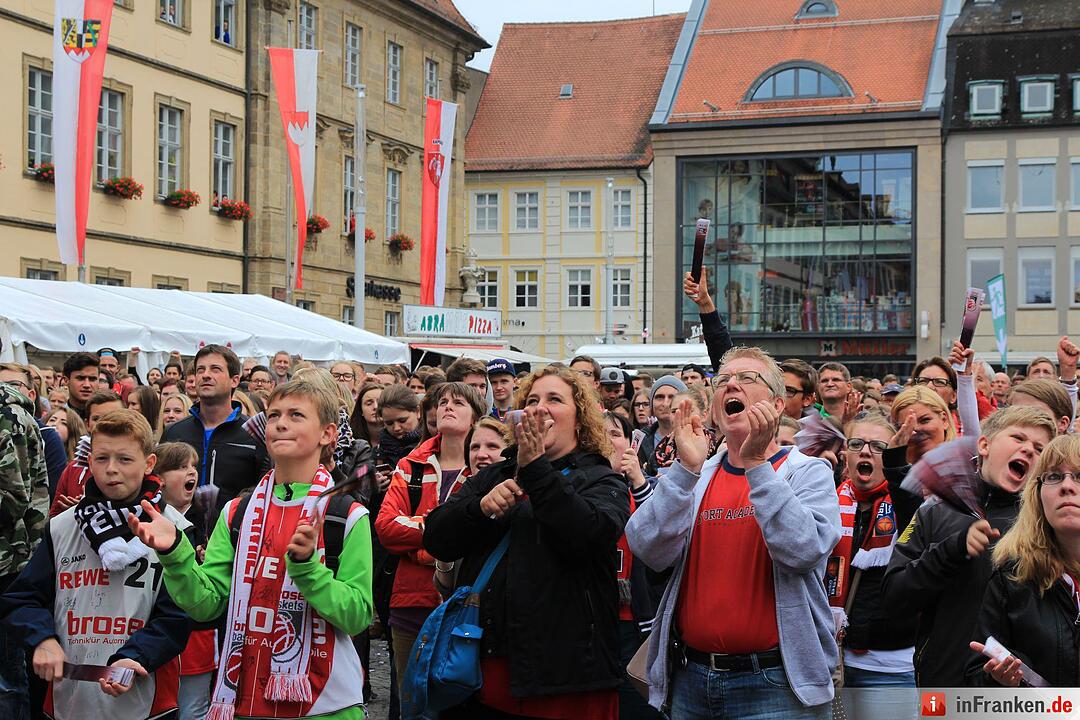 Bilder vom Public Viewing am Bamberger Maxplatz Teil 2