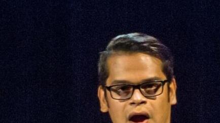 "Love of Autumn": Mit einem Liederabend begeistern fünf Sänger aus den Reihen des Landestheater-Chores bei einem Liederabend in der Reithalle. Am Klavier begleitete Mina Kim.Foto: Jochen Berger