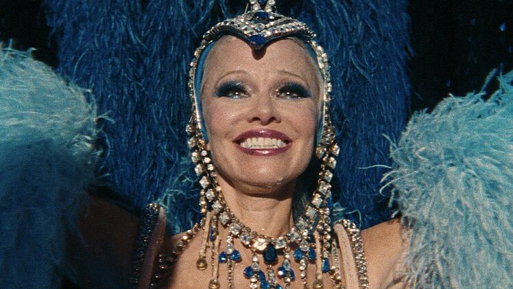 Pamela Anderson spielt in "The Last Showgirl" eine Tänzerin, die mit knapp 60 Jahren plötzlich vor dem Nichts steht.