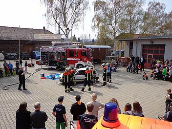 Für die technische Hilfeleistung ist die Ebelsbacher Feuerwehr gut ausgerüstet. Das ist wichtig, weil nicht nur zu Bränden ausgerückt wird, sondern - auch im Blick auf die benachbarte Maintalautobahn - zu Unfällen.  Foto: may