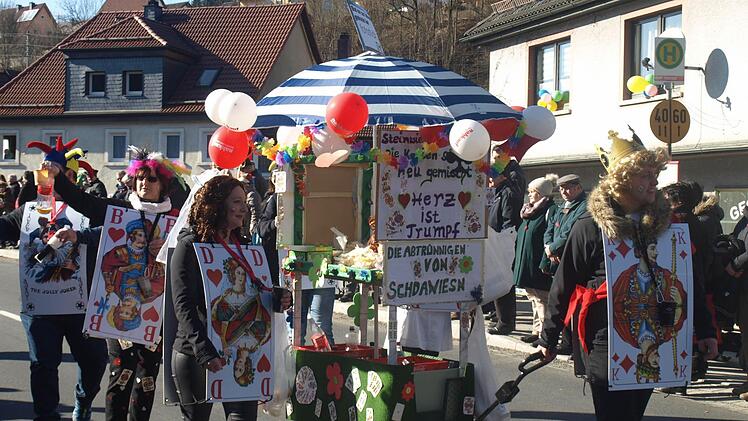 Impressionen vom Faschingstreiben in Steinwiesen. Foto: Susanne Deuerling