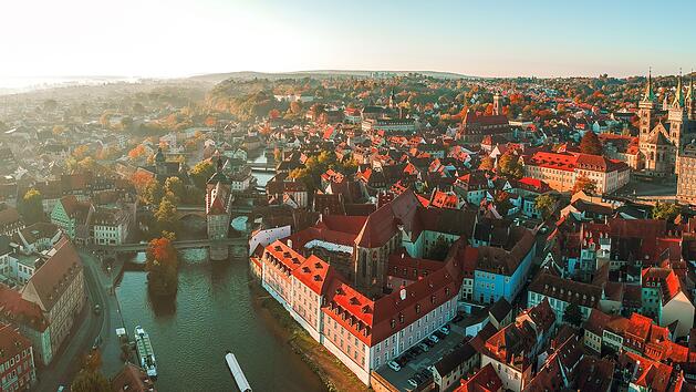 Morgenstimmung in Bamberg, Stadtansicht, Regnitz, Dom, Stadt Bamberg, Tourismus, Luftbild