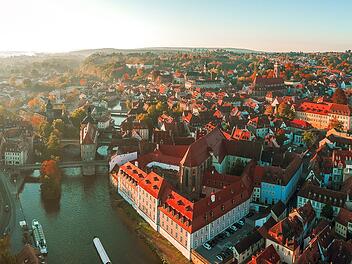 Morgenstimmung in Bamberg, Stadtansicht, Regnitz, Dom, Stadt Bamberg, Tourismus, Luftbild