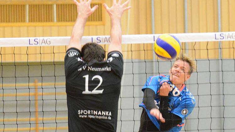 Kommando zurück: Hammelburgs Neu-Libero Lukas Spachmann darf beim Frankenderby in Schwaig wieder angreifen Foto: ssp