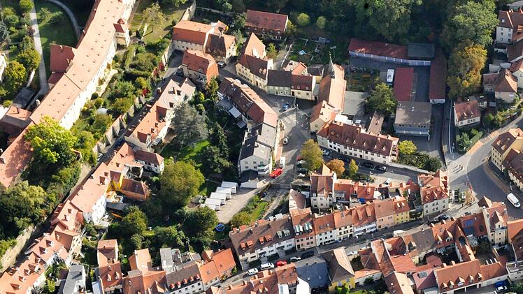 Viel Platz für große Maschinen ist in der engen Sutte nicht. Experten zweifeln, dass die "ausufernde Ausbauzeit" von vier Jahren sachlich begründet ist.  Foto: Ronald Rinklef