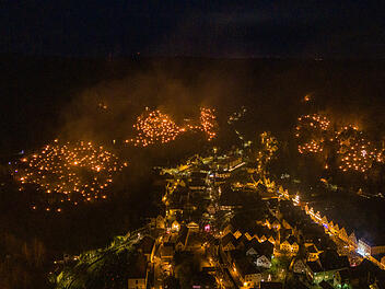 Lichterfest in Pottenstein 2024: So schön war das Feuerspektakel in der Fränkischen Schweiz