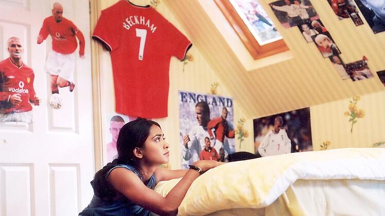 Die junge Inderin Jess (Parminder Nagra) eifert ihrem gro&szlig;en Vorbild David Beckham nach.