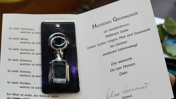 Geschenk für die Schüler von Dekan Kilian Kemmer