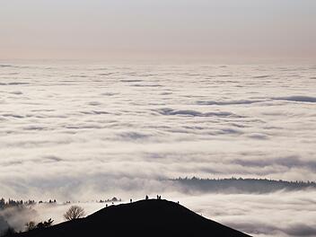 Platz 1 des Fotowettbewerbs: Mariella Heinmüller hat das Wolkenmeer auf der Wasserkuppe festgehalten.  Foto: Mariella Heinmüller