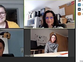 Nadine Jacob, Nicole Voigt und Natalia Richter (im Uhrzeigersinn) während des ersten Lockdowns im Gespräch mit Carsten Höllein  Foto: AWO