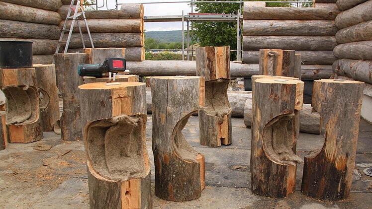 Vorbereitete Bauteile der Kelo-Sauna