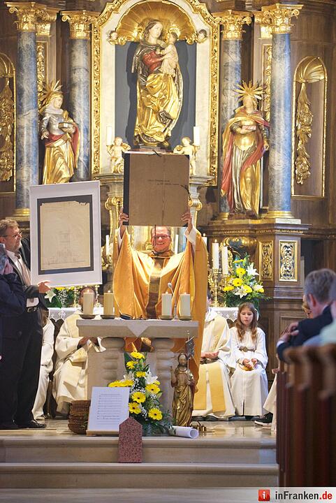 Nach einjähriger Kirchensanierung: Hannberg feiert die Wiedereröffnung der Wehrkirche der Pfarrei Geburt Mariens Hannberg