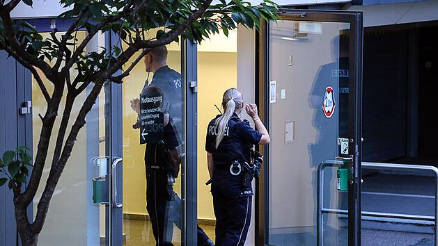 Unbekannte Frau nimmt Neugeborenes aus Krankenhaus mit