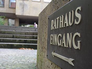 Altbekannte und frische Gesichter sind künftig in den Sitzungssälen der Rathäuser im Landkreis Kronach zu sehen.  Foto: Marco Meißner