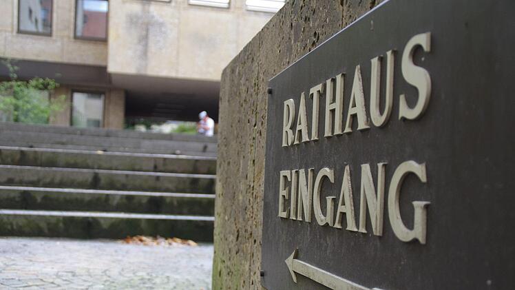 Altbekannte und frische Gesichter sind künftig in den Sitzungssälen der Rathäuser im Landkreis Kronach zu sehen.  Foto: Marco Meißner