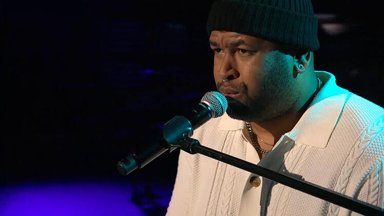 Vasco Jos&eacute; Mano r&uuml;hrte Shirin zu Tr&auml;nen.