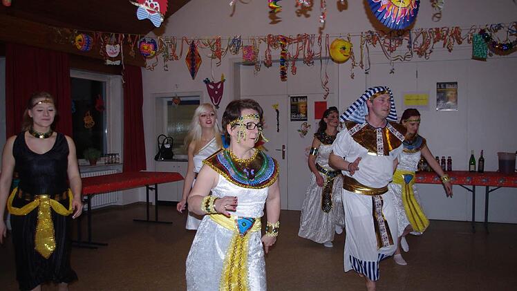 Die Tanzgruppe der Coburger Tanzschule "Move and Dance" entführte heuer nach Ägypten.  Foto: Heike Schülein