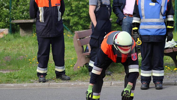 Erstmals haben die Freiwilligen Feuerwehren aus Wildflecken und Oberbach gemeinsam die Leistungsprüfung "Technische Hilfeleistung" abgelegt. Sebastian Schmitt