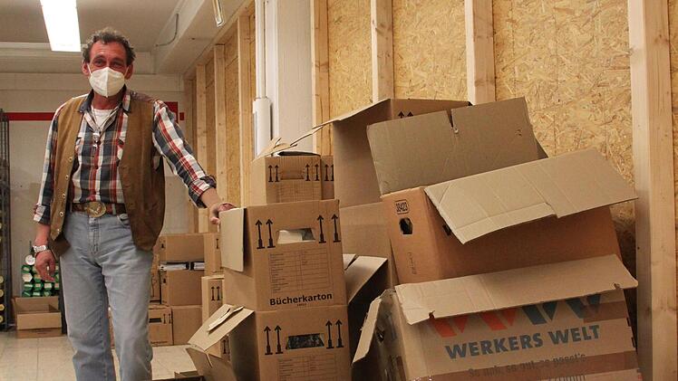 Diese Kisten stehen schon zur Entsorgung bereit. Was nicht von der Registratur  ins Archiv wandert, wird registriert und entsorgt. Foto: Kerstin V&auml;th