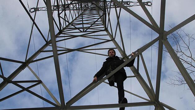 Das Tauziehen um den Netzausbau im Zuge der Energiewende ger&auml;t immer mehr zum Drahtseilakt. Foto: Ulrike M&uuml;ller