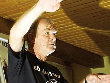 Fredi Breunig bei seinem Auftritt in Großwenkheim. Foto: Anton Then