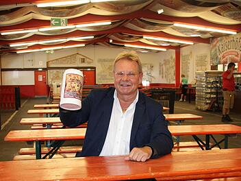 Bürgermeister Wolfgang Beiergrößlein hat vor 23 Jahren genau an diesem Platz in der Kaiserhof-Bierhalle seine Frau Christine kennen gelernt. Foto: Alexander Löffler